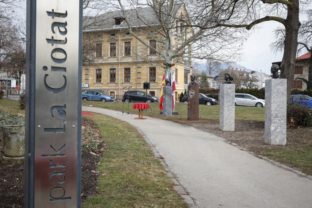 Un busto de José de Espronceda luce ya en un parque de la ciudad eslovena de Kranj