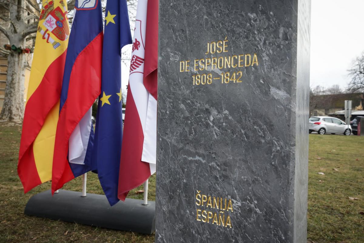 Un busto de José de Espronceda luce ya en un parque de la ciudad eslovena de Kranj