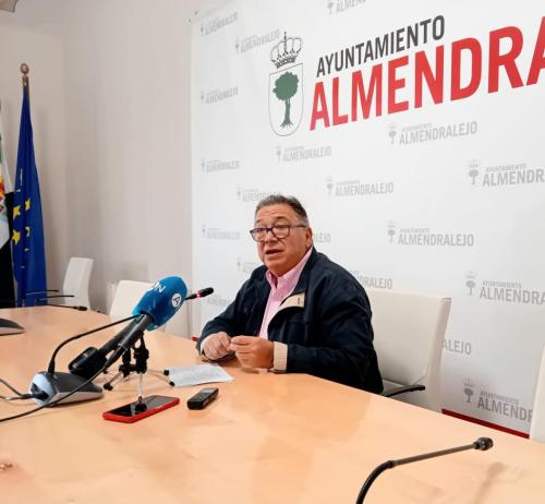 El alcalde anuncia las medidas de ayuda que se llevarán a cabo desde el Ayuntamiento destinadas a mejorar la situación de Valencia